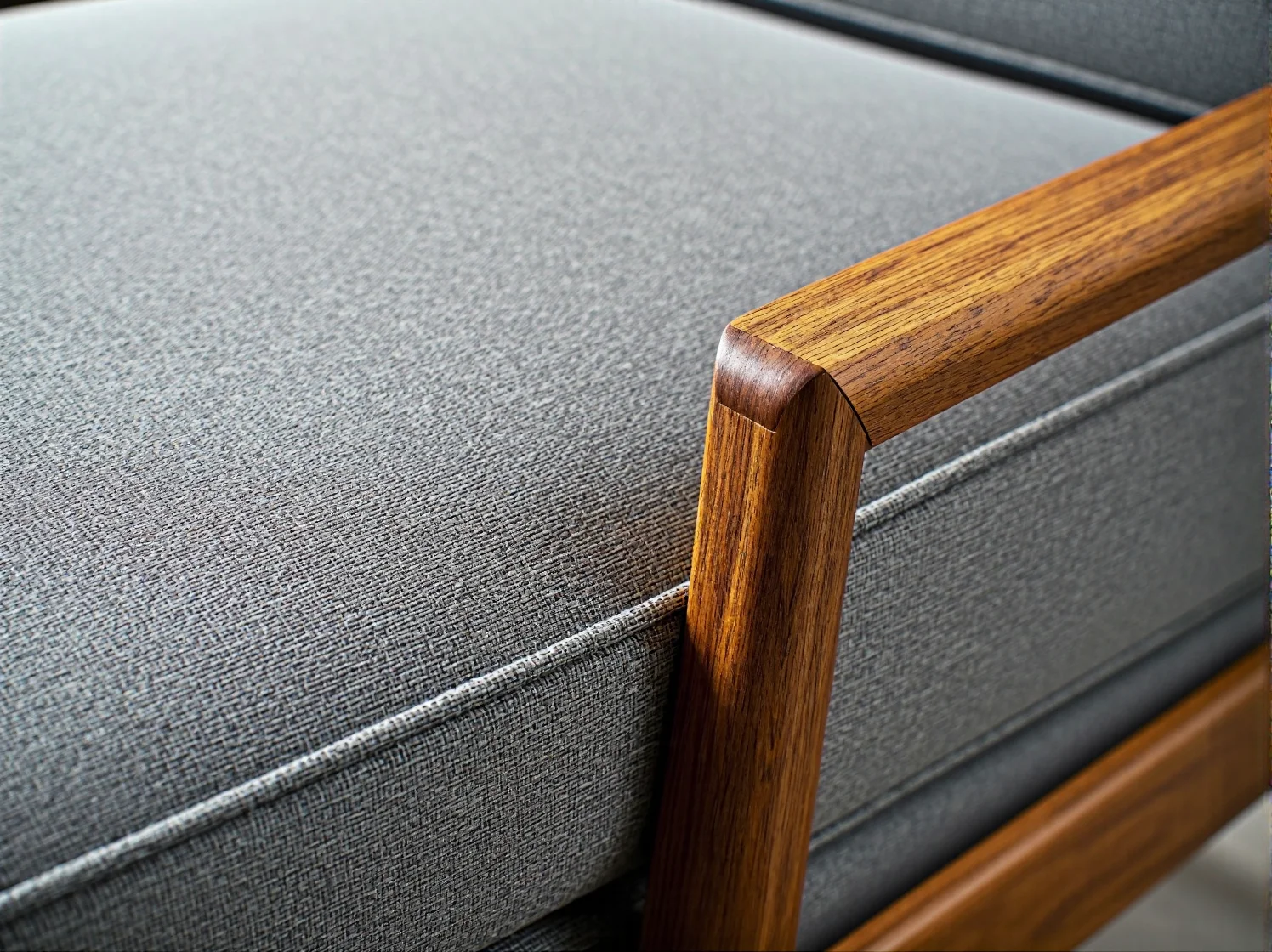 Półkotapczan oszczędzający przestrzeń w małym mieszkaniu.