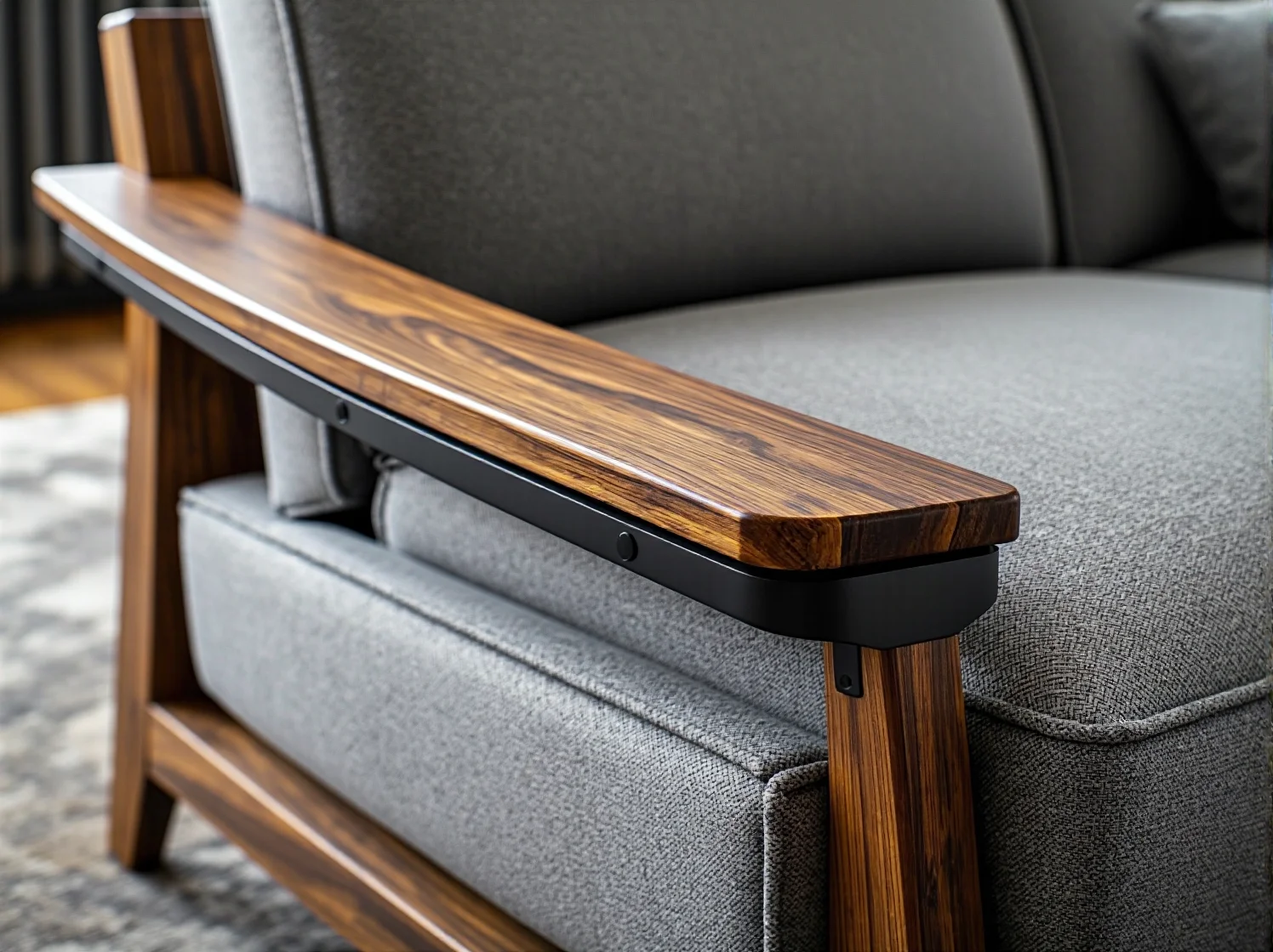 Praktyczne przechowywanie złożonych krzeseł industrialnych w małym mieszkaniu.