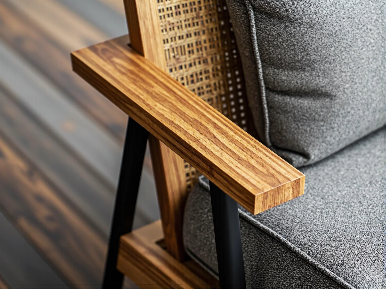 Kolorowe, spersonalizowane plastikowe meble ogrodowe pomalowane dobrą i tanią farbą.